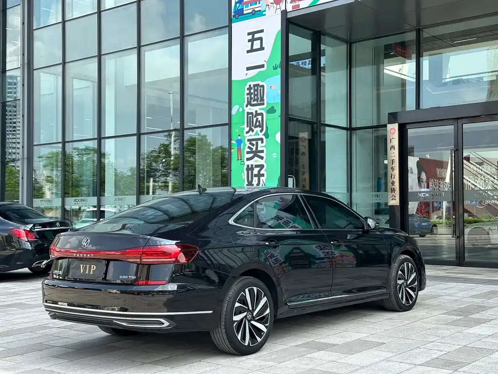 VOLKSWAGEN PASSAT 2021