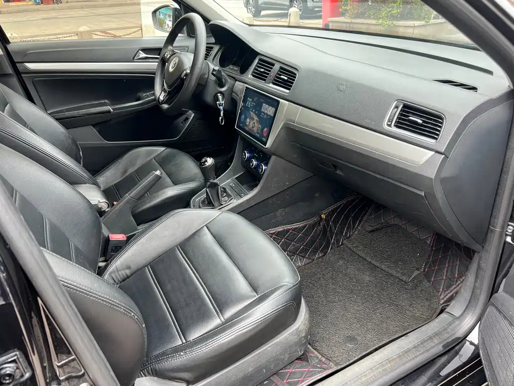 VOLKSWAGEN LAVIDA 2017