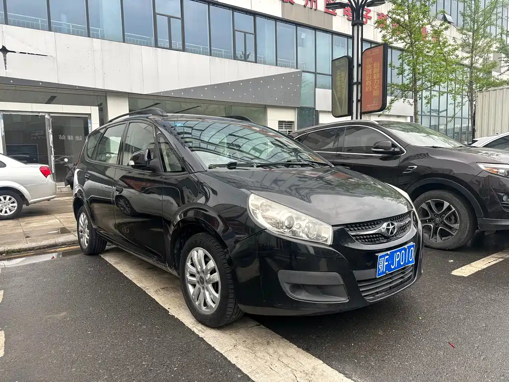 JAC REFINE M2 2012
