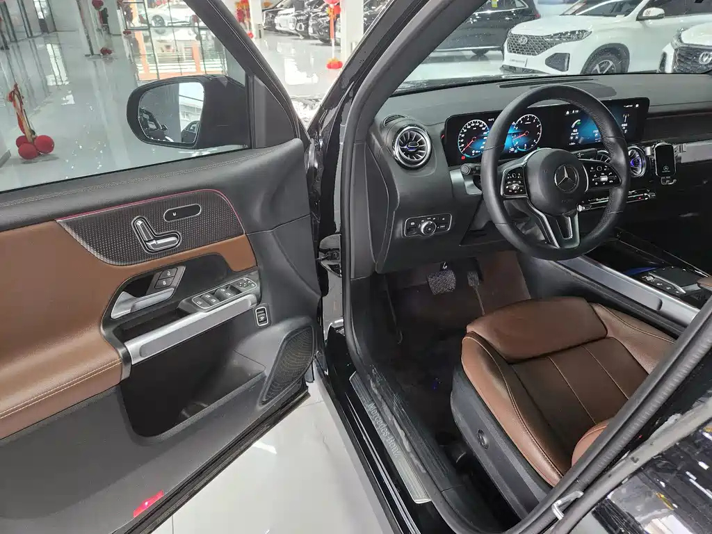 MERCEDES BENZ GLB 2022
