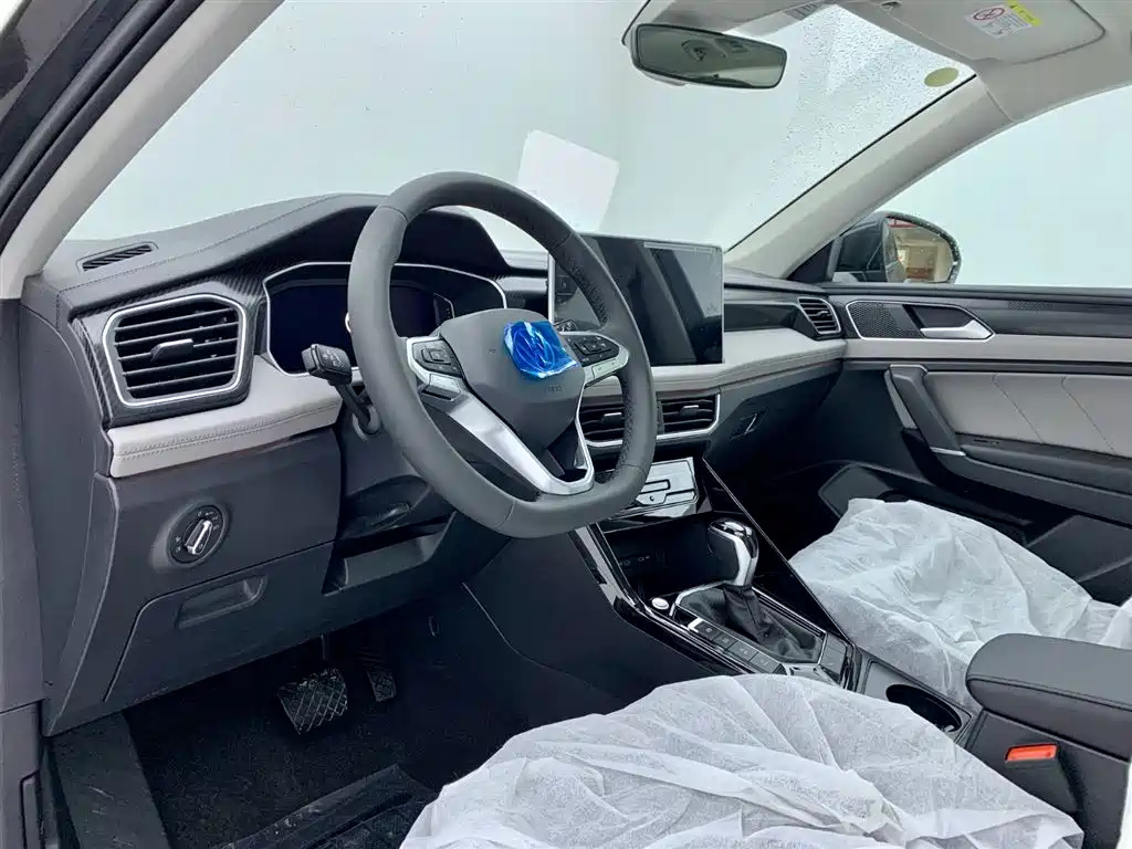 VOLKSWAGEN TAYRON 2024