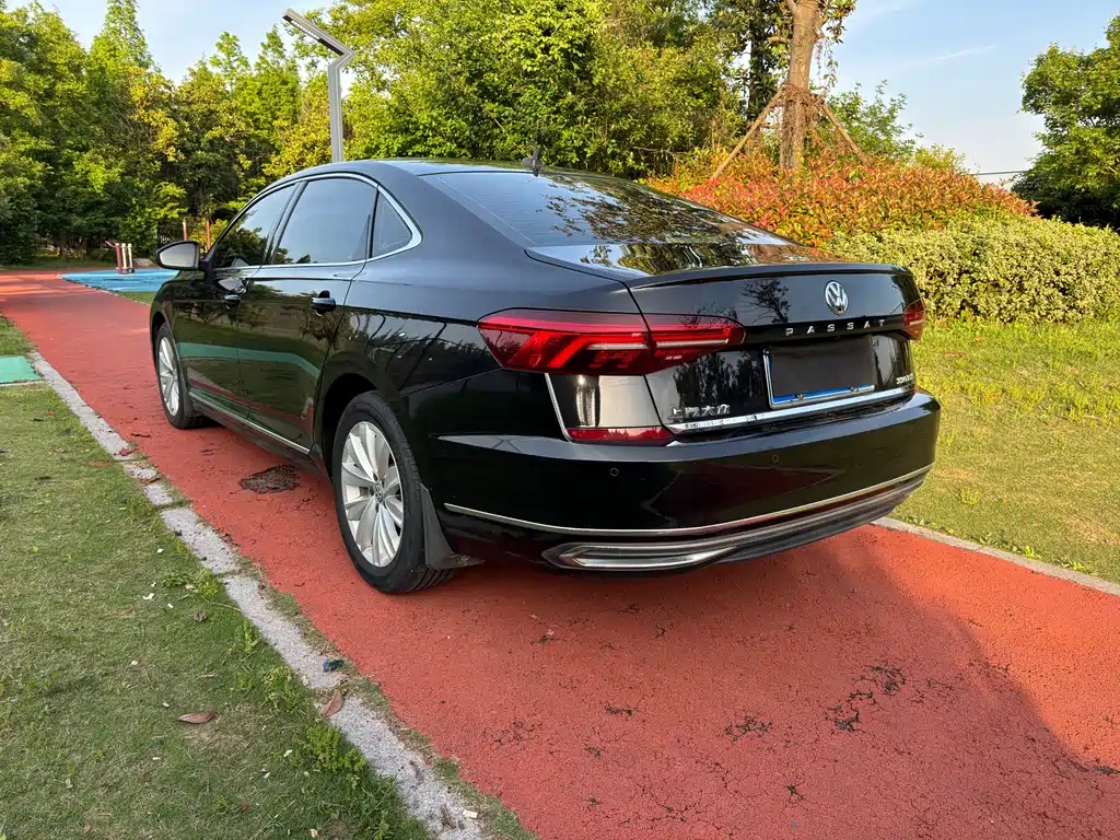 VOLKSWAGEN PASSAT 2020