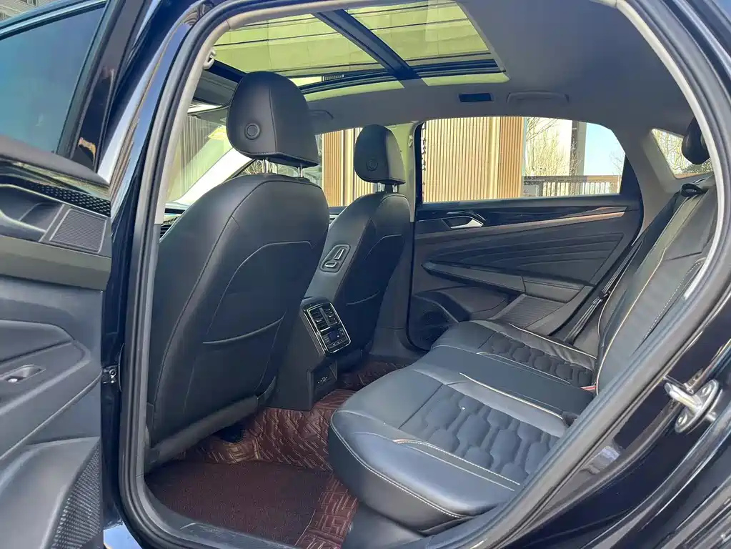 VOLKSWAGEN PASSAT 2021