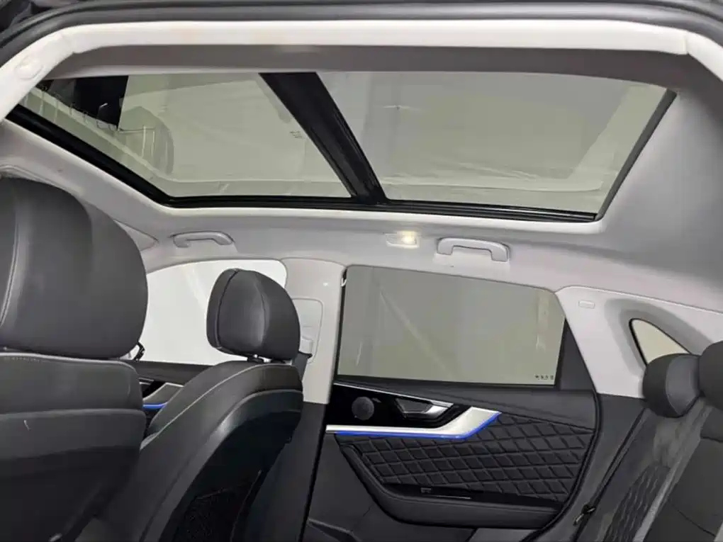 HONGQI HS5 2019
