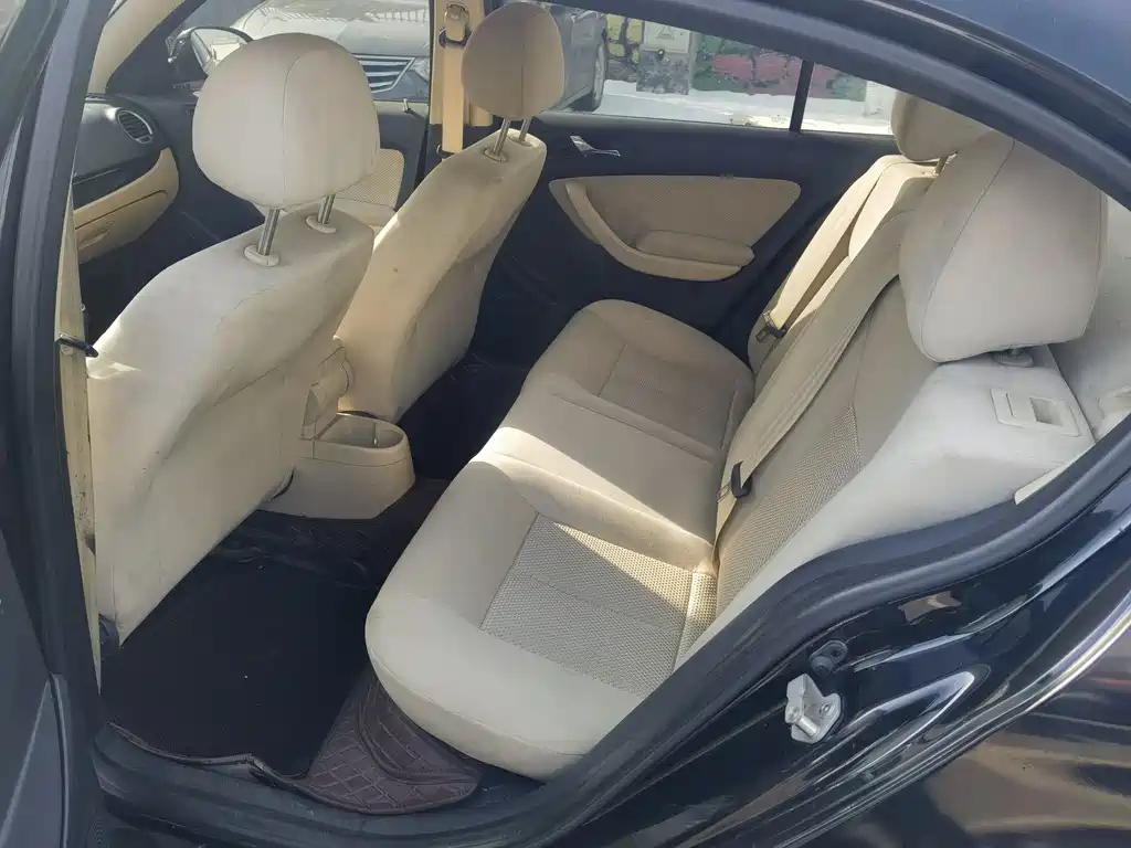 VOLKSWAGEN LAVIDA 2013