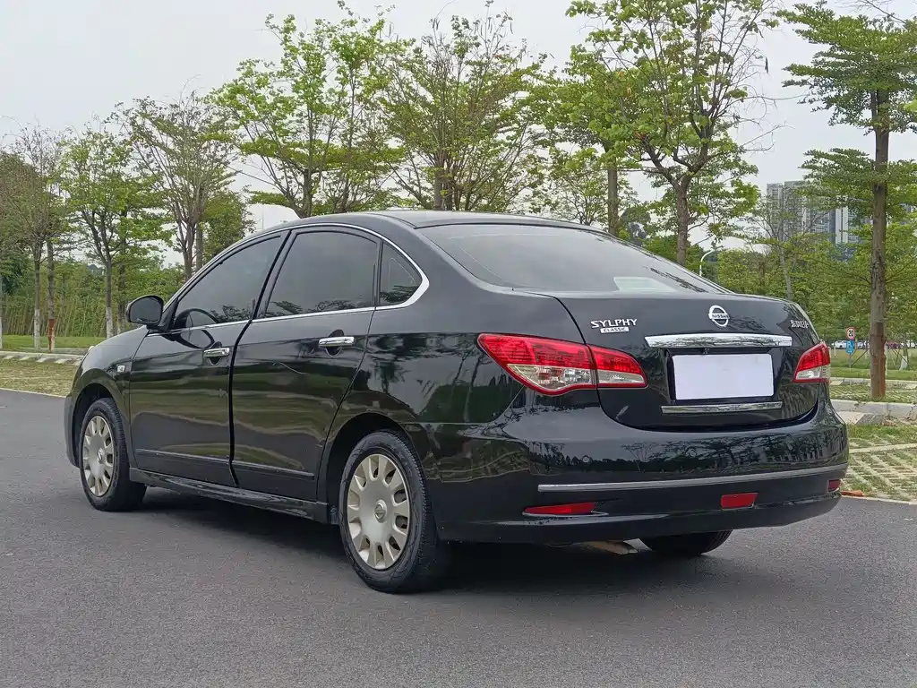 NISSAN SYLPHY 2015