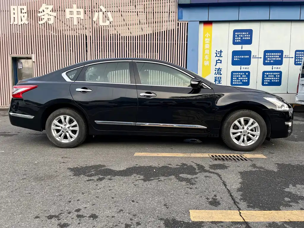 NISSAN TEANA 2016