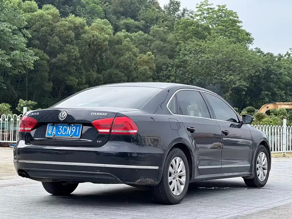 VOLKSWAGEN PASSAT 2014