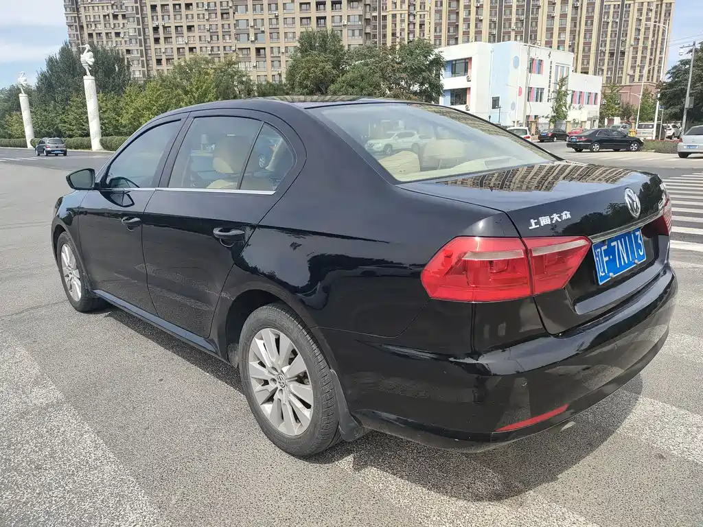 VOLKSWAGEN LAVIDA 2013