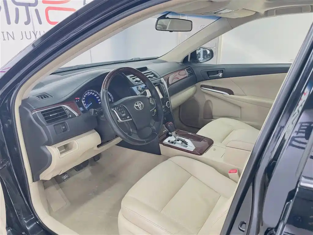 TOYOTA CAMRY 2013