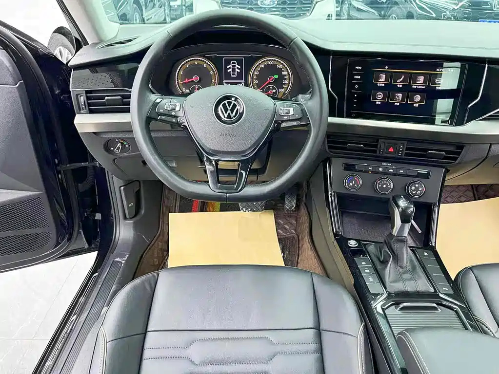 VOLKSWAGEN PASSAT 2021