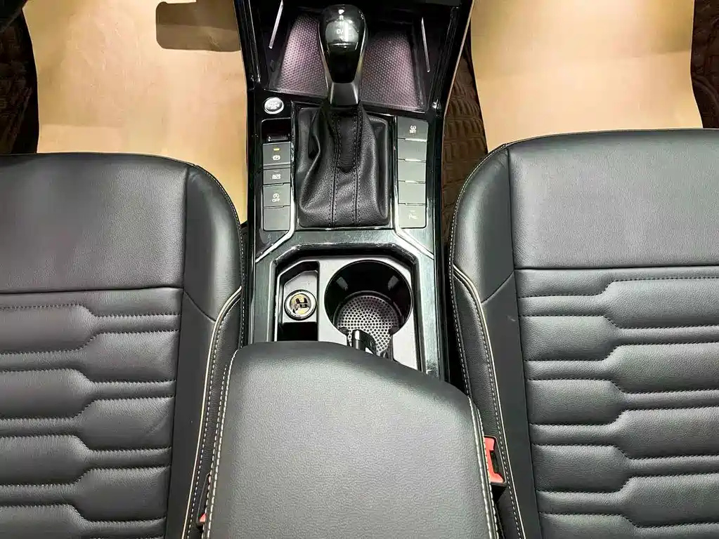 VOLKSWAGEN PASSAT 2021