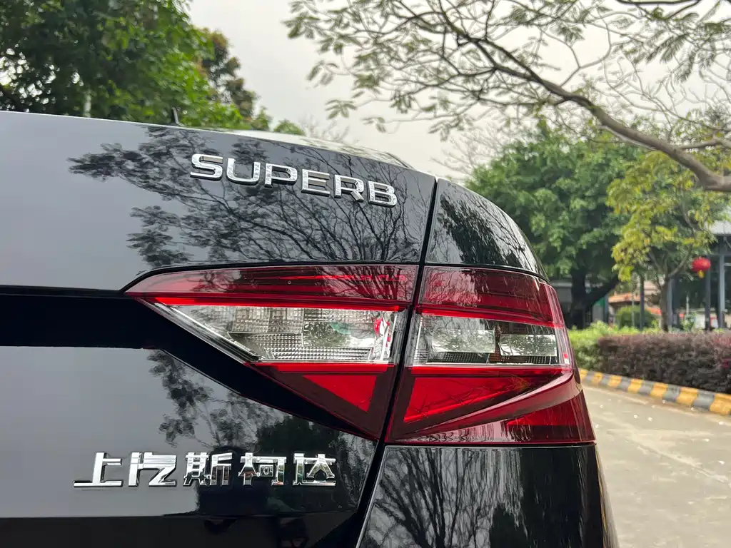 SKODA SUPERB 2017