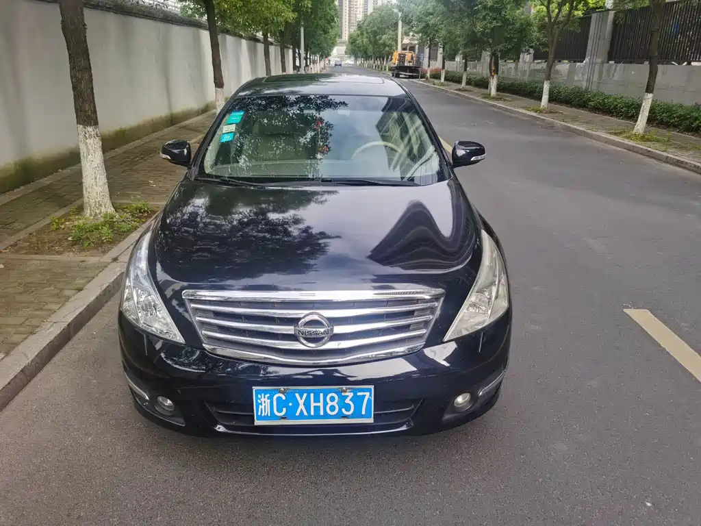 NISSAN TEANA 2010