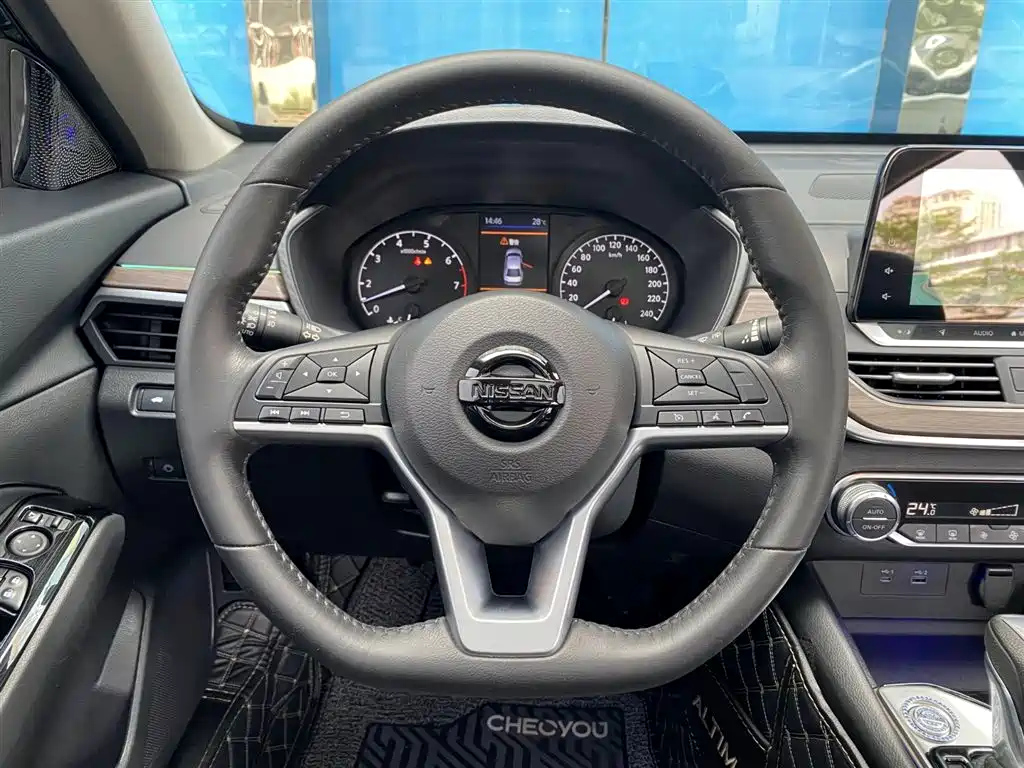 NISSAN TEANA 2022