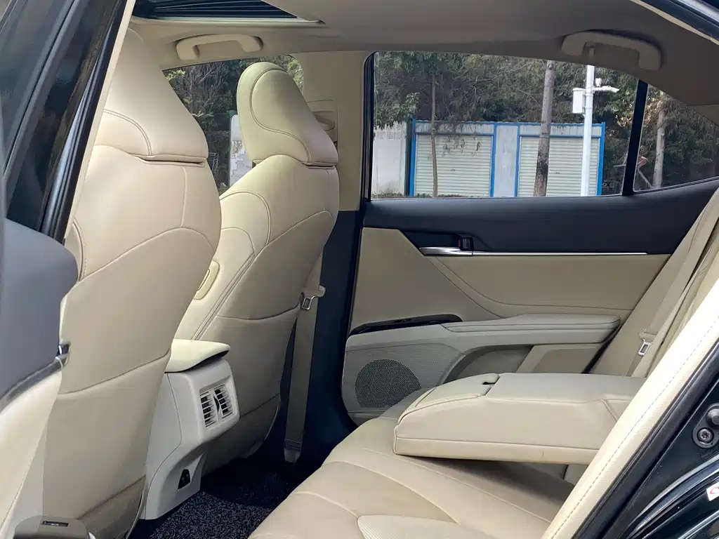 TOYOTA CAMRY 2018