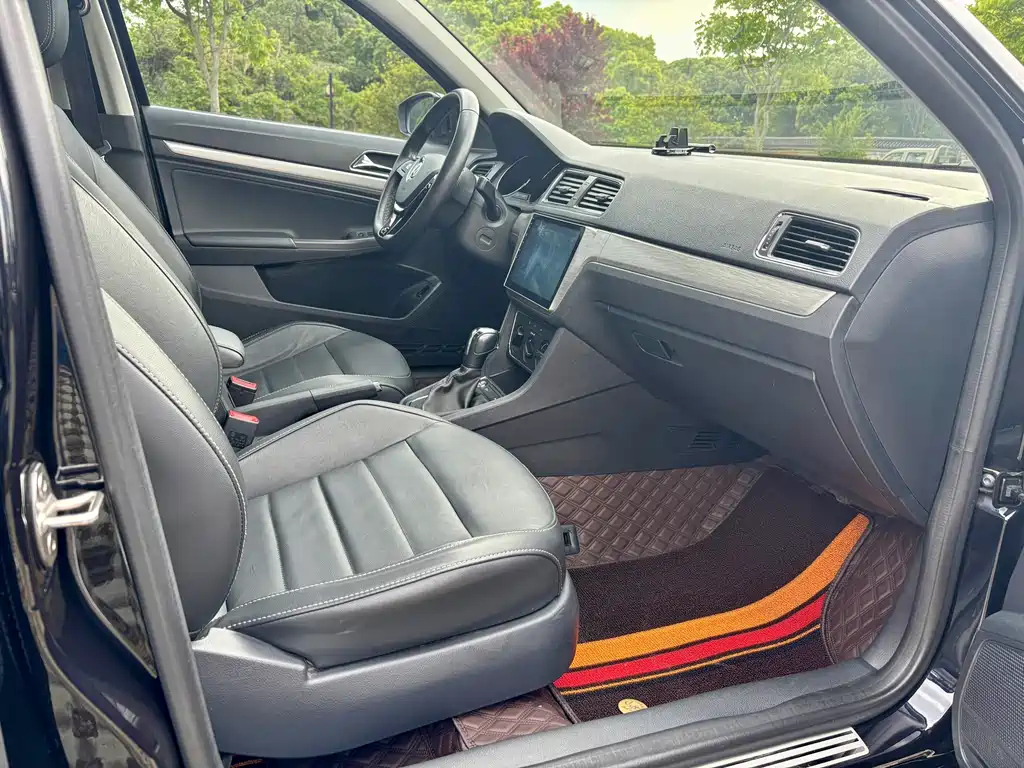 VOLKSWAGEN LAVIDA 2018