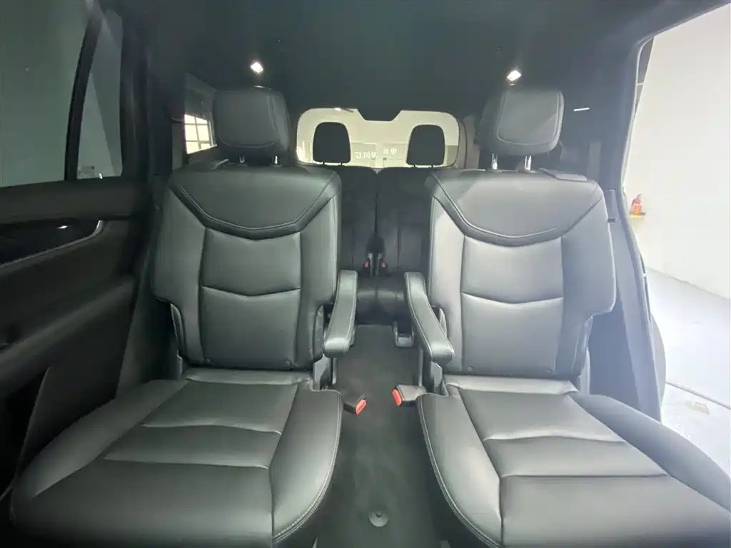 CADILLAC XT6 2021