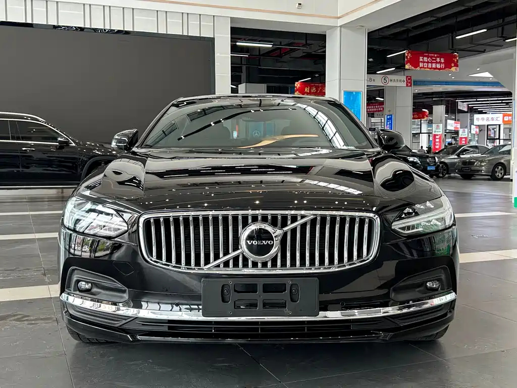 VOLVO S90 2021