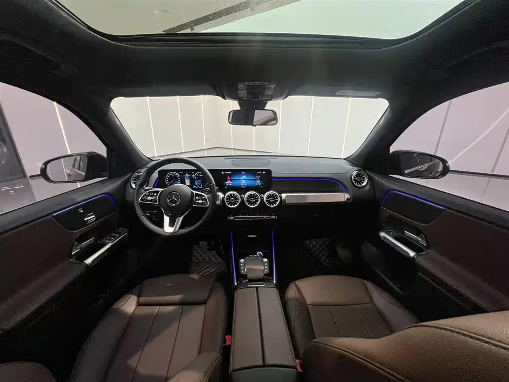 MERCEDES BENZ GLB 2023