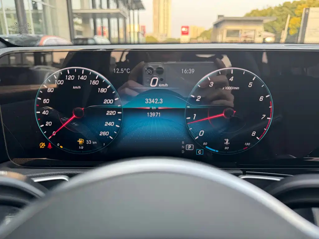 MERCEDES BENZ GLB 2022