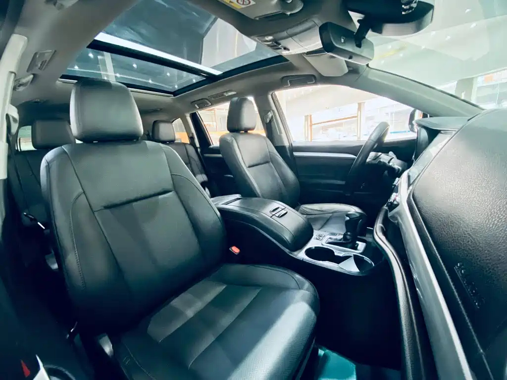 TOYOTA HIGHLANDER 2018
