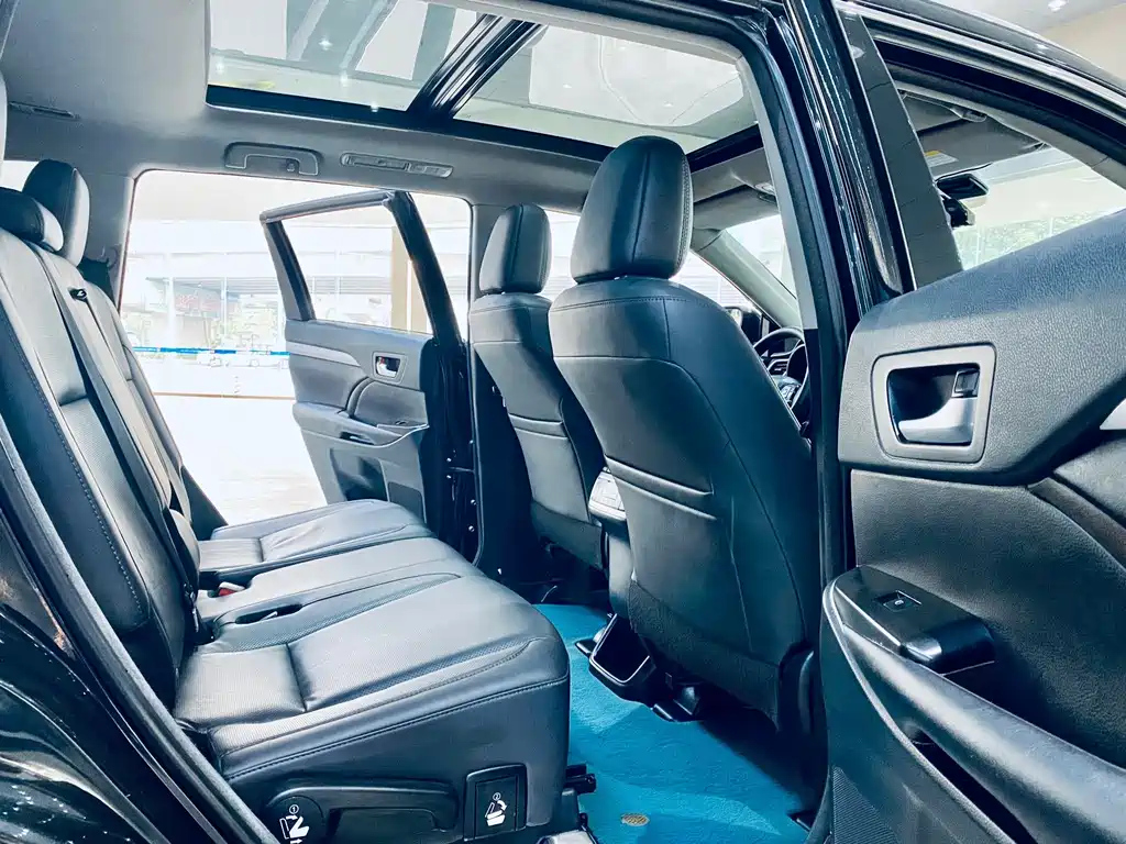 TOYOTA HIGHLANDER 2018