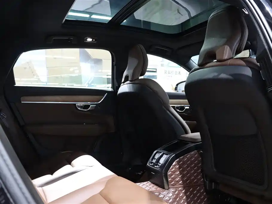 VOLVO S90 2021