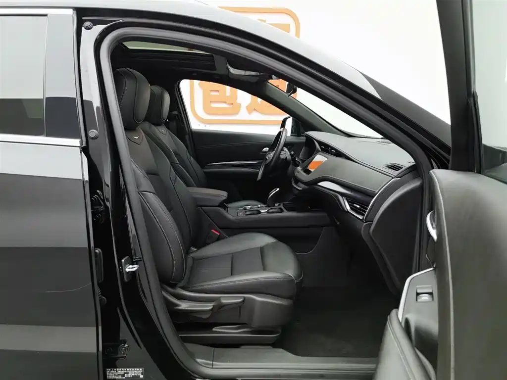 CADILLAC XT4 2021