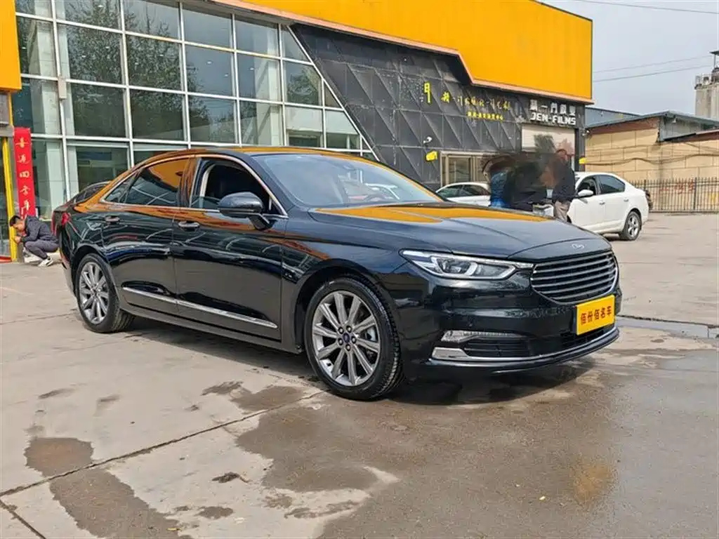 FORD TAURUS 2021