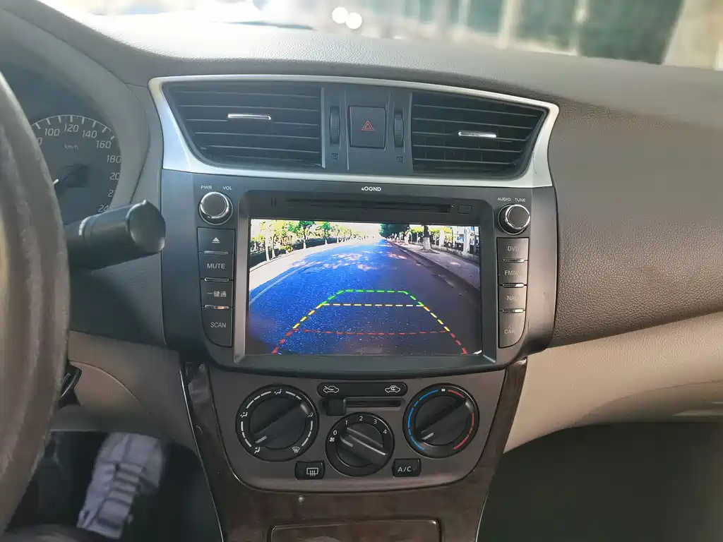 NISSAN SYLPHY 2013