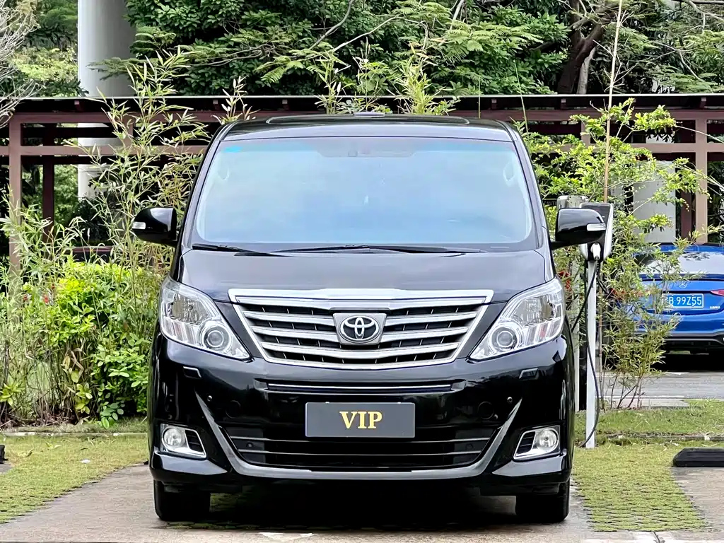 TOYOTA ALPHARD 2014
