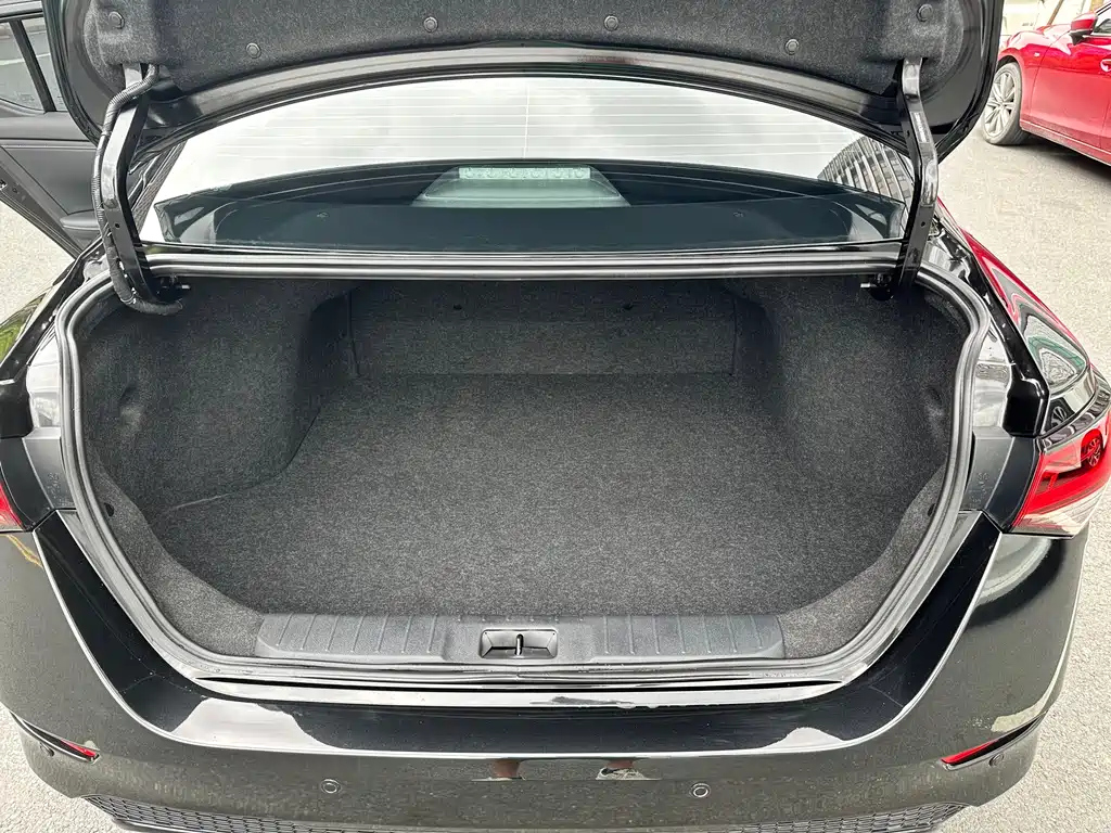 NISSAN SYLPHY 2022