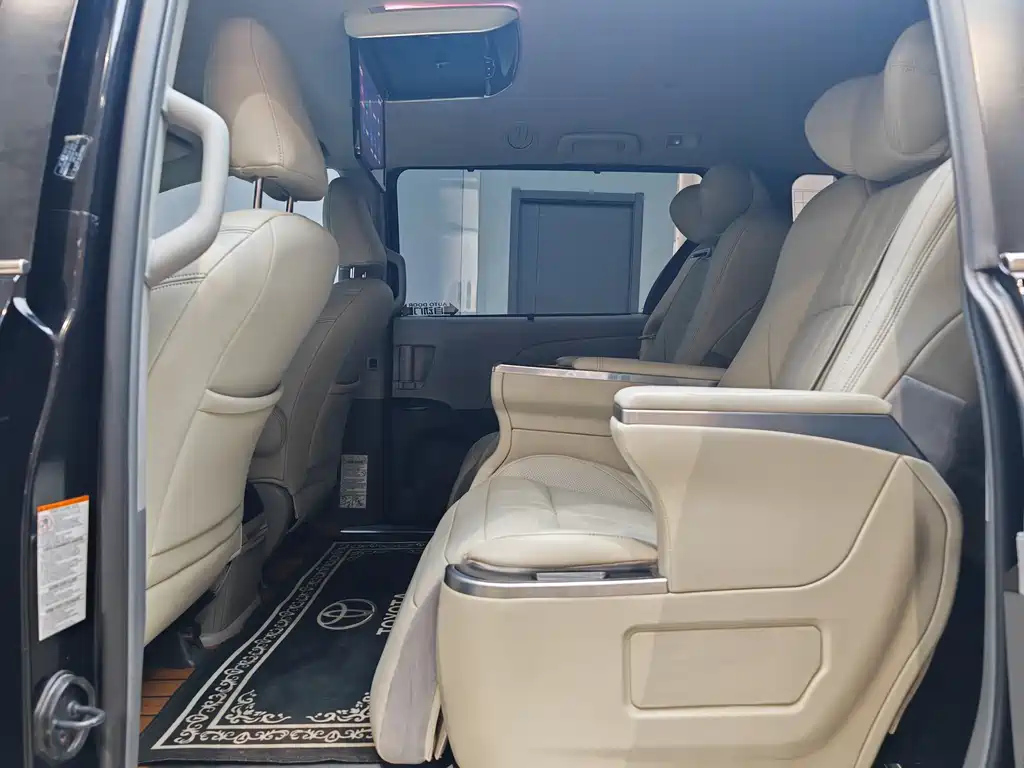 TOYOTA SIENNA 2018