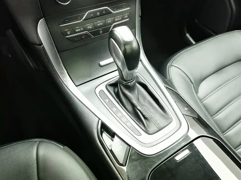 FORD EDGE 2018