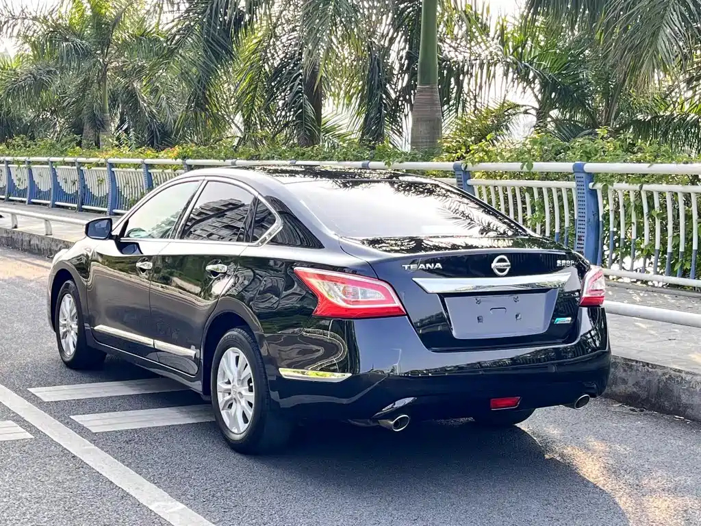 NISSAN TEANA 2016