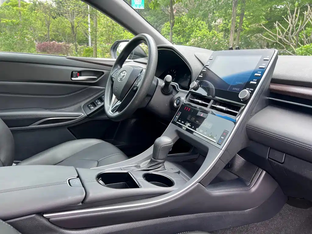 TOYOTA AVALON 2020