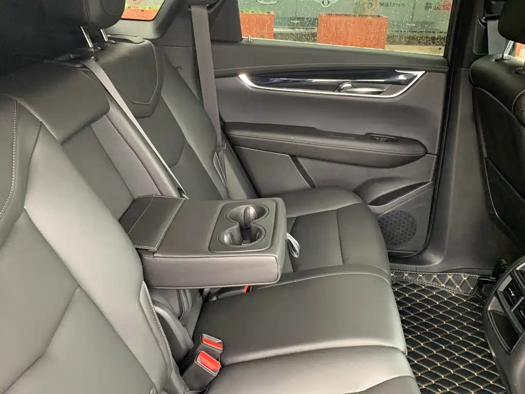 CADILLAC XT5 2024