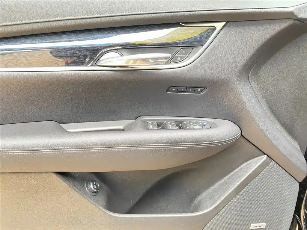 CADILLAC XT5 2022
