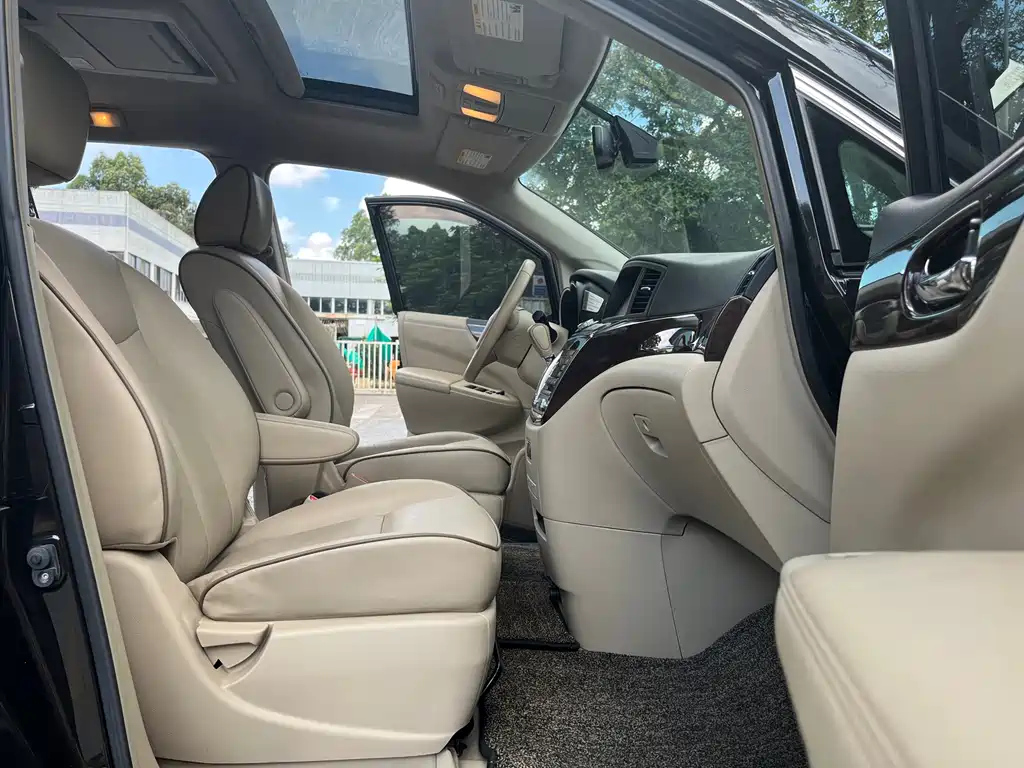 NISSAN QUEST 2015
