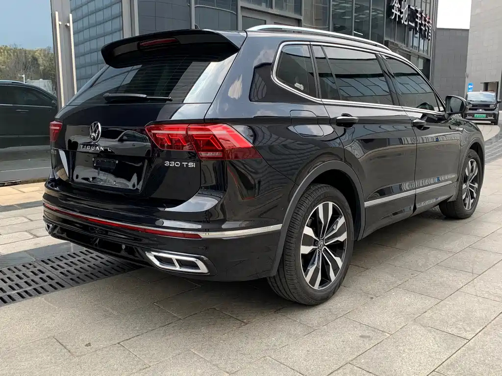 VOLKSWAGEN TIGUAN L 2022