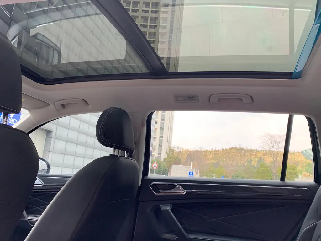 VOLKSWAGEN TIGUAN L 2022