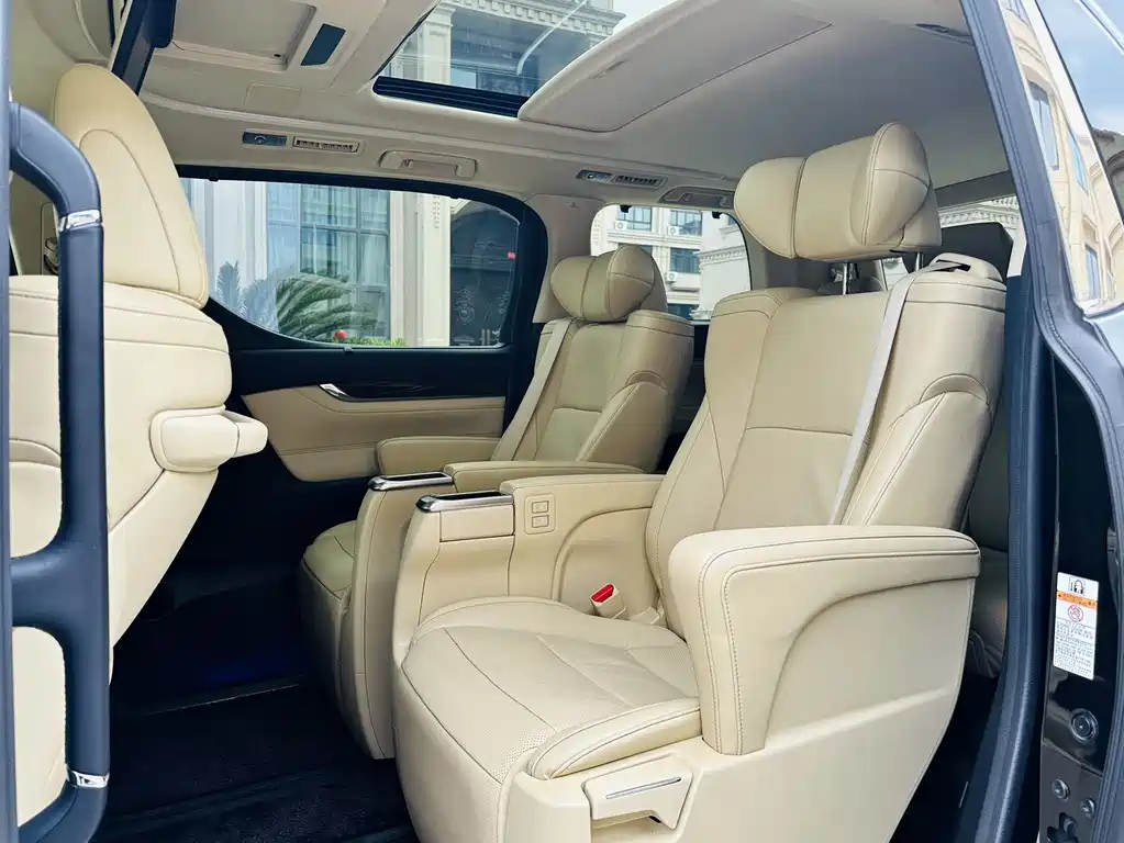 TOYOTA ALPHARD 2018