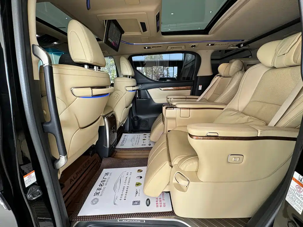 TOYOTA ALPHARD 2018