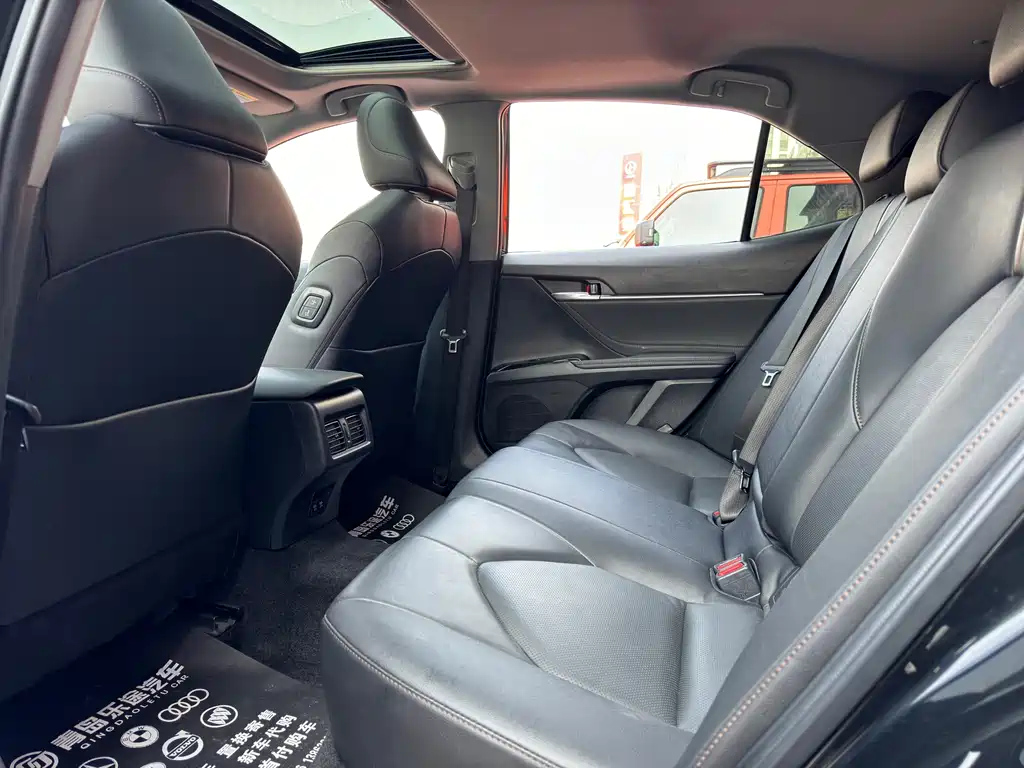 TOYOTA CAMRY 2019