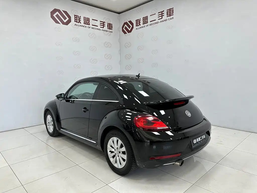 VOLKSWAGEN BEETLE 2018