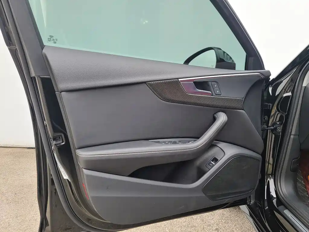 AUDI A4L 2022