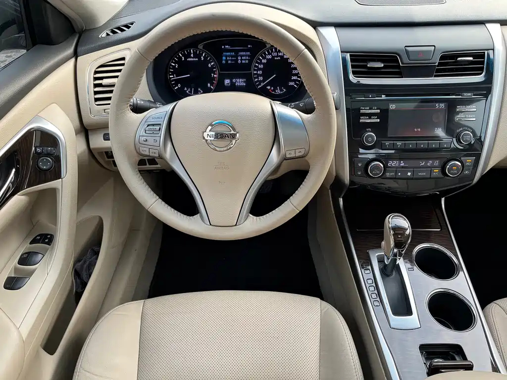 NISSAN TEANA 2016