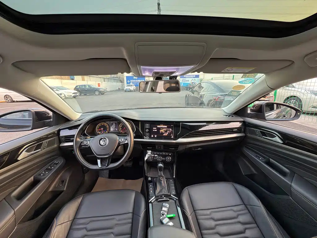 VOLKSWAGEN PASSAT 2020