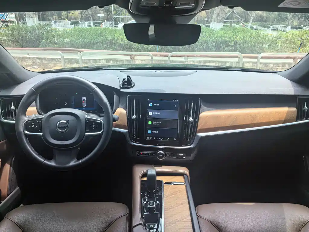 VOLVO S90 2022